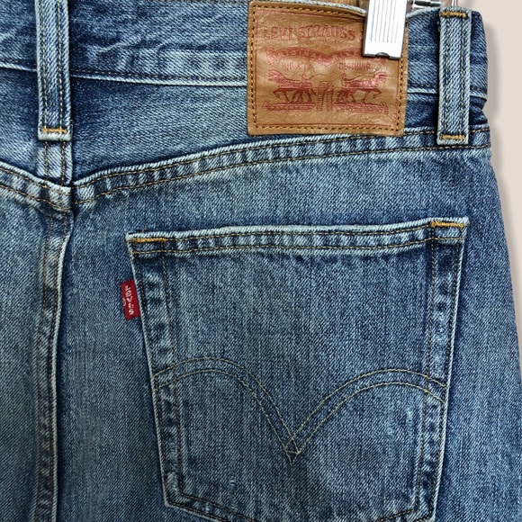 Levi’s distressed Denim Mini Skirt - Picture 3 of 7